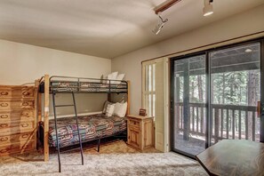 House, Multiple Beds, Balcony, Mountain View (Bear Haus)