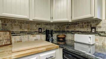 House, Berbilang Katil, Balcony, Mountain View (Bear Haus) | Dapur peribadi | Peti sejuk/penyejuk beku saiz penuh, ketuhar gelombang mikro, ketuhar