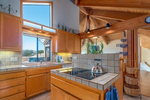 House, Multiple Beds, Hot Tub, Ocean View | Private kitchen | Fridge, microwave, oven, stovetop