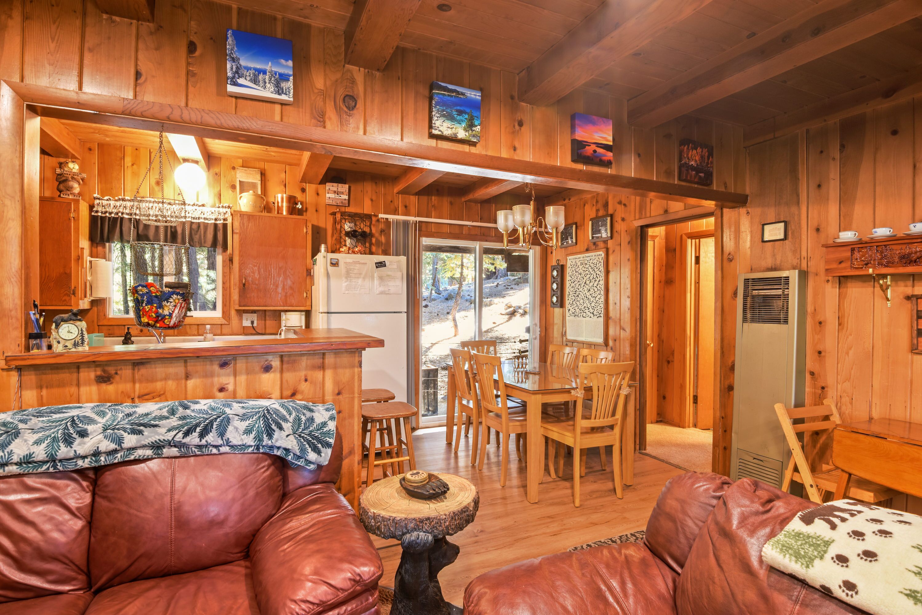 House, Multiple Beds, Balcony, Mountain View (Chambers Landing Chalet) | Living room | 42-inch flat-screen TV with digital channels, fireplace