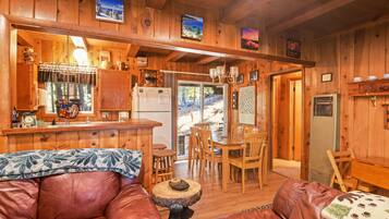 House, Multiple Beds, Balcony, Mountain View (Chambers Landing Chalet) | Living room | 42-inch flat-screen TV with digital channels, fireplace