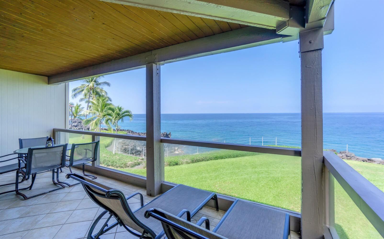 コンドミニアム ベッド (複数台) (Surf & Racquet Club #3-201) | バルコニー