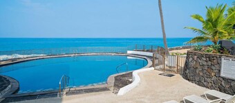 Casa De Emdeko Condo w/ Pool A/C & Ocean Views