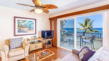 Condo, Multiple Beds, Balcony, Ocean View (Banyan Tree #305) | Living room | 35-inch flat-screen TV with digital channels