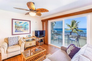 Condo, Multiple Beds, Balcony, Ocean View (Banyan Tree #305) | Living room | 35-inch flat-screen TV with digital channels - Banyan Tree Condo W/ Pool & Ocean Front! (Kailua-Kona)