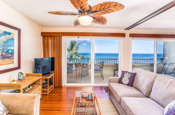 Condo, Multiple Beds, Balcony, Ocean View (Banyan Tree #305) | Living room | 35-inch flat-screen TV with digital channels
