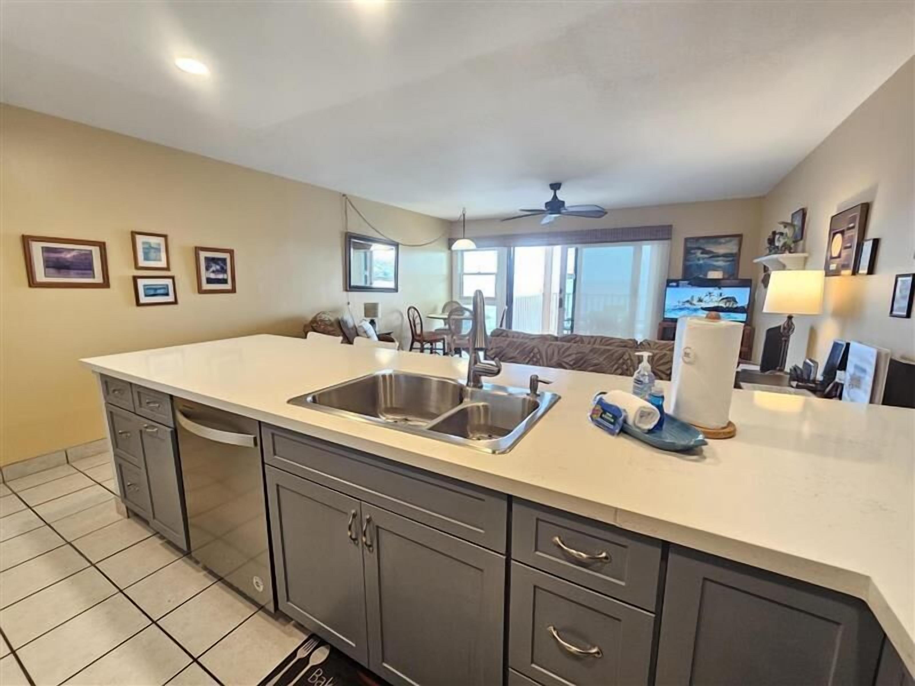 Condo, 1 Queen Bed with Sofa bed, Lanai, Ocean View (Sea Village #4210) | Interior