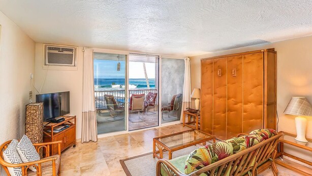 Apartment, Mehrere Betten (Kona Reef #A12) | Wohnzimmer
