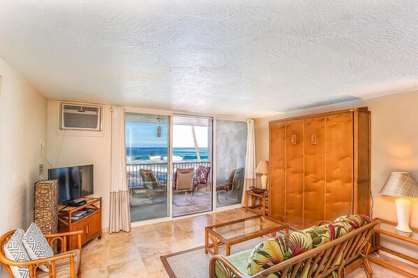 Condo, Multiple Beds (Kona Reef #A12) | Living room