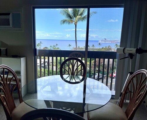 Kona Mansions Ocean Views & Amenities!