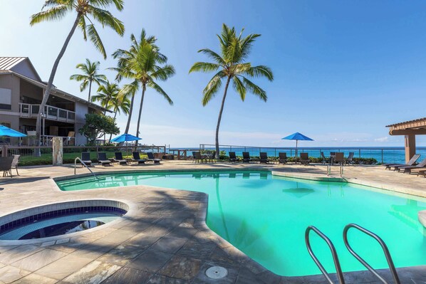 Outdoor pool, pool loungers