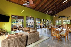 Condo, Multiple Beds, Lanai, Ocean View (Kanaloa At Kona #3701) | Interior