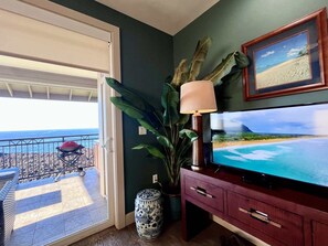 Bloc d'apartaments, diversos llits, pati hawaià, vistes a l'oceà (Hali'i Kai 15A) | Interior