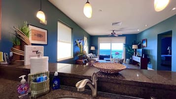 Condo, Multiple Beds, Lanai, Ocean View (Hali'i Kai 15A) | Interior