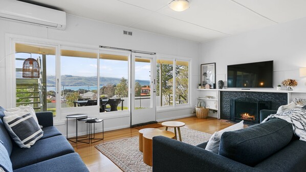 TV, fireplace - Sea Forever - Original Apollo Bay beach home (Apollo Bay)