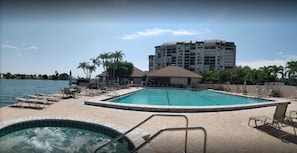 Appart'hôtel, plusieurs lits (St Pete Beach Yacht and Tennis Club 9) | Piscine | Piscine chauffée
