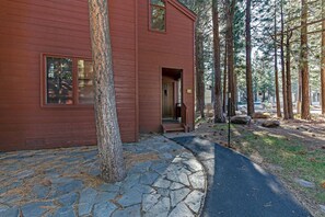 Exterior - Winterset #33 - Near Golf, Shops & Eats! (Mammoth Lakes)