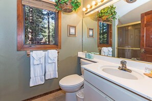 Bathroom - Winterset #33 - Near Golf, Shops & Eats! (Mammoth Lakes)