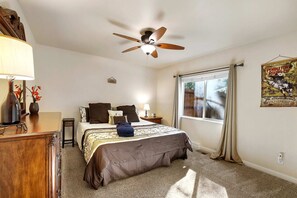 Casa, varias camas, patio, vista a la montaña (Tahoe Frost) | 4 habitaciones, decoración personalizada y muebles diferentes