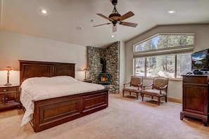 Casa, várias camas, banheira de hidromassagem | 3 quartos, Wi-Fi de cortesia, roupa de cama