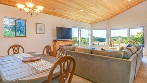 Living room - Pacific Splendor Private Hot Tub w/ Views! (Sea Ranch)