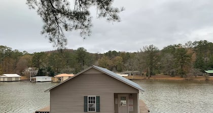 Cabin in the Cove - Boathouse - Dog Friendly