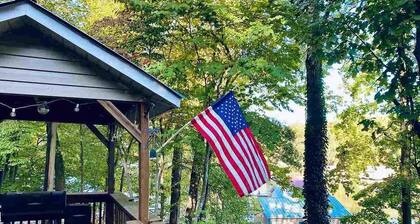 Cabin in the Cove - Boathouse - Dog Friendly