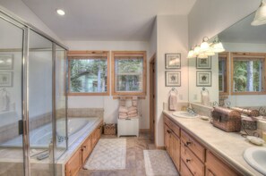 House, Multiple Beds (Canterbury Chalet) | Bathroom