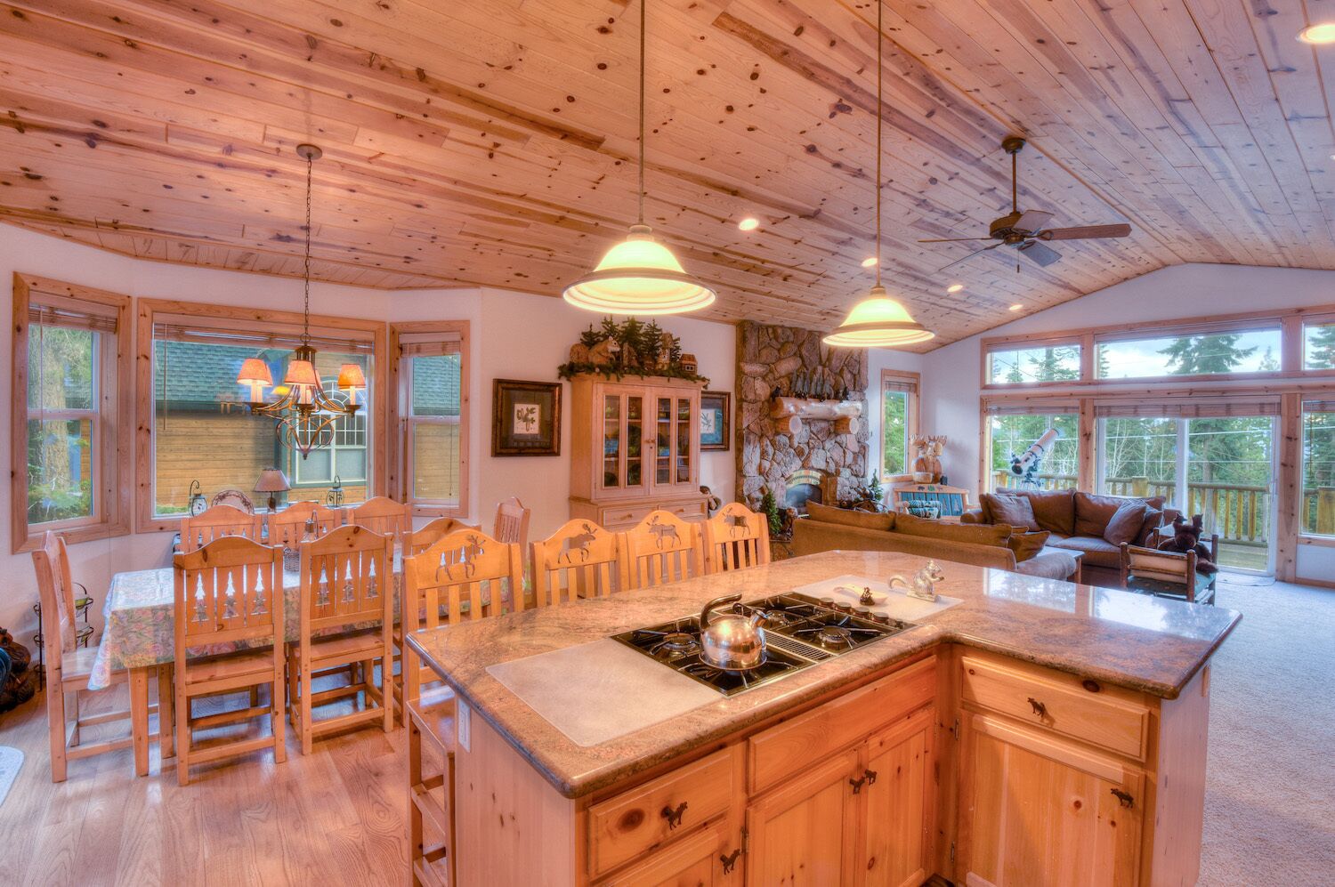 House, Multiple Beds (Canterbury Chalet) | Private kitchen | Fridge, microwave, oven, stovetop