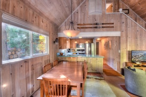 House, Multiple Beds, Fireplace, Mountain View (Woodland Chalet) | Dining