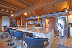 House, Multiple Beds, Balcony | Private kitchen | Fridge, microwave, oven, stovetop - Dollar Point Delight (Tahoe City)