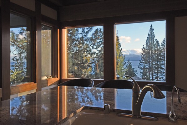 House, Multiple Beds, Balcony | Private kitchen | Fridge, microwave, oven, stovetop - Dollar Point Delight (Tahoe City)