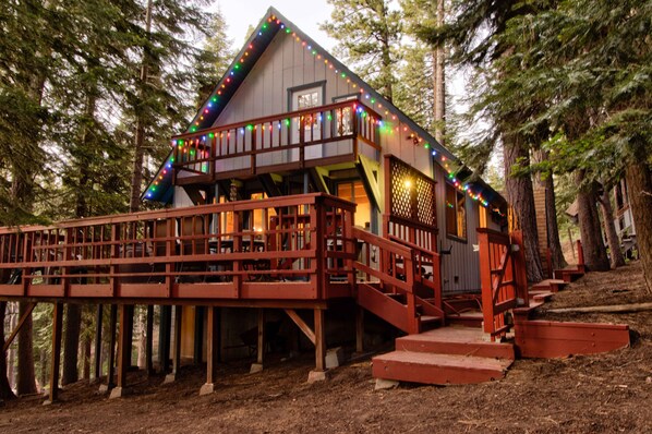 Exterior - Quintessential Tahoe Cabin (South Lake Tahoe)