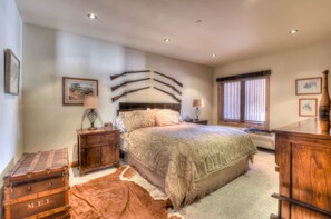 وحدة سكنية متصلة - عدة أسرّة - بمغطس ساخن - منظر للجبل (Ridge Court Barrel) | 4 عدّة غرف نوم وبديكورات فريدة لكل غرفة وطراز فريد لكل وحدة