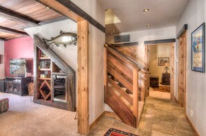 Townhome, Multiple Beds, Hot Tub, Mountain View (Ridge Court Barrel) | Interior
