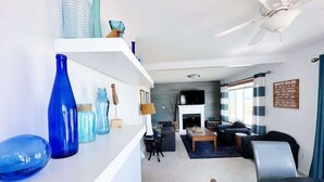 TV - Beach Club of Oscoda - All 4 Beachfront Cottages (Oscoda)
