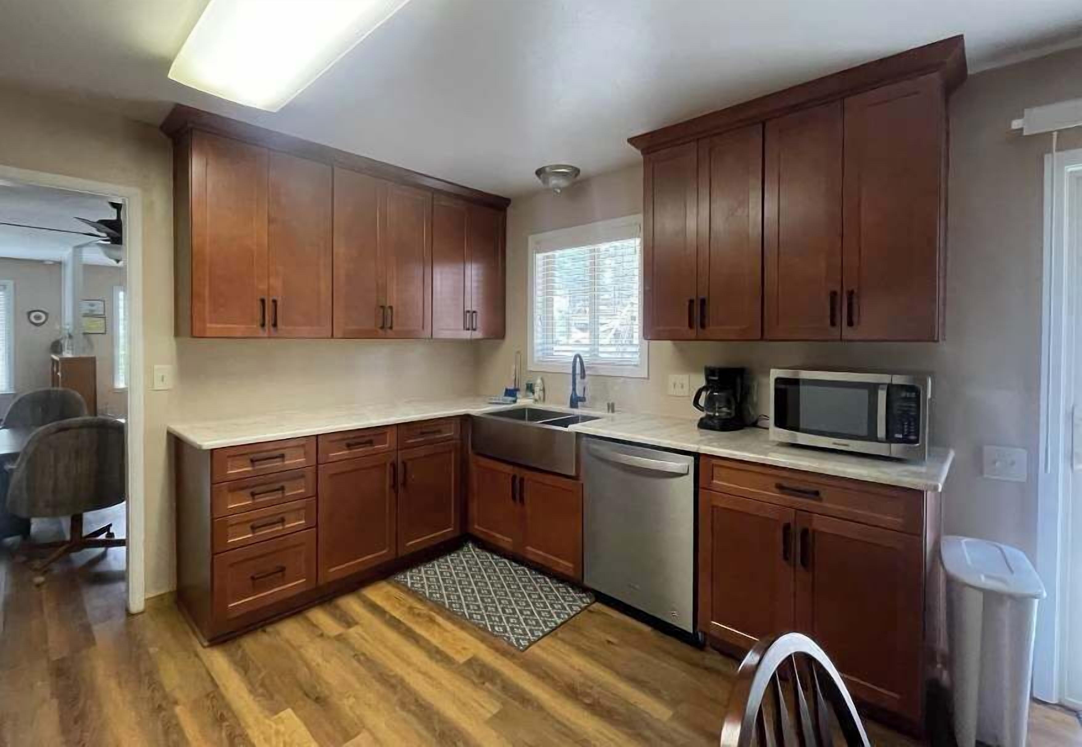 House, Berbilang Katil, Patio, Mountain View (Blue Black Bart) | Dapur peribadi | Peti sejuk, ketuhar gelombang mikro, ketuhar, dapur 