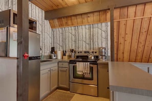 House, Multiple Beds, Hot Tub, Mountain View (Heavenly Hollow) | Private kitchen | Full-size fridge, microwave, oven, stovetop