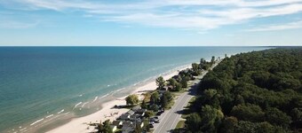 Cottage with private beachfront on Lake huron