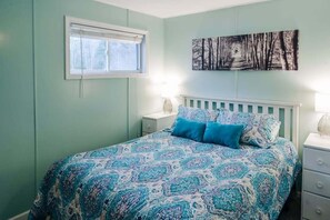 2 bedrooms, iron/ironing board, travel cot, WiFi