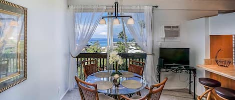 Condo, 1 cama King size y sofá cama, lanai, vista al océano | Vista a la playa o el mar