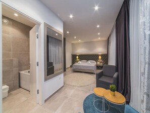 7 slaapkamers, een strijkplank/strijkijzer, wifi, beddengoed