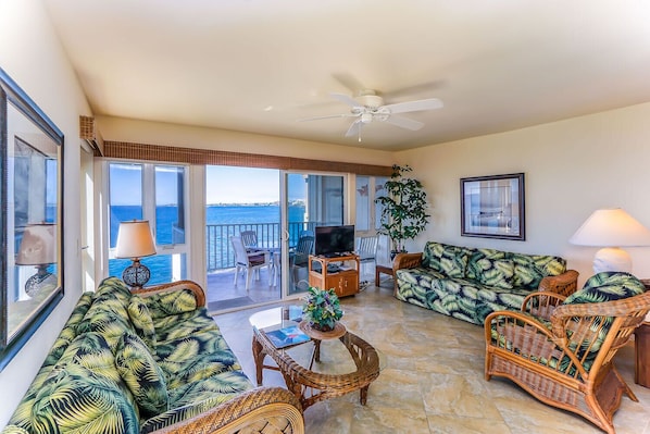 Condo, Multiple Beds (Sea Village #4114) | Living room | 40-inch TV with cable channels - Sea Village #4114 (Kailua-Kona)