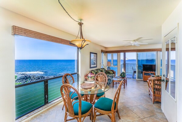 Appart'hôtel, plusieurs lits (Sea Village #4114) | Balcon