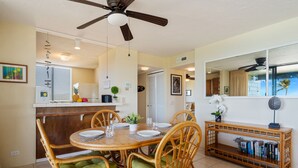 Unclassified image, 4 of 37, button - White Sands Village #201 (Kailua-Kona)