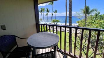 Appartamento, 1 letto king, lanai, vista oceano (Kona Isle #D31) | Ristorazione all'aperto