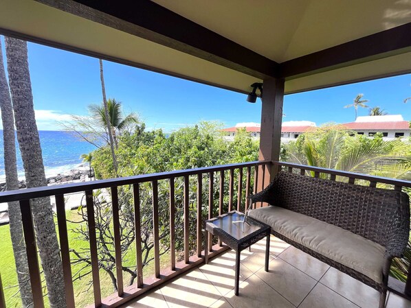 公寓客房, 1 張特大雙人床, 夏威夷式陽台, 海景 (Kona Isle #D31) | 住宿一隅