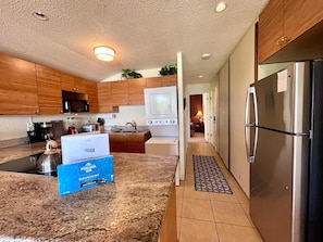Condo, 1 King Bed, Lanai, Ocean View (Kona Isle #D31) | Private kitchen