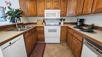 Condo, Multiple Beds, Balcony, Pool View (White Sands Village #309) | Private kitchen | Fridge, microwave, oven, stovetop