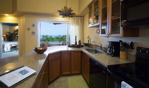 Apartment, Multiple Beds (2-302 The Beach Villas at Kahaluu) | Private kitchen